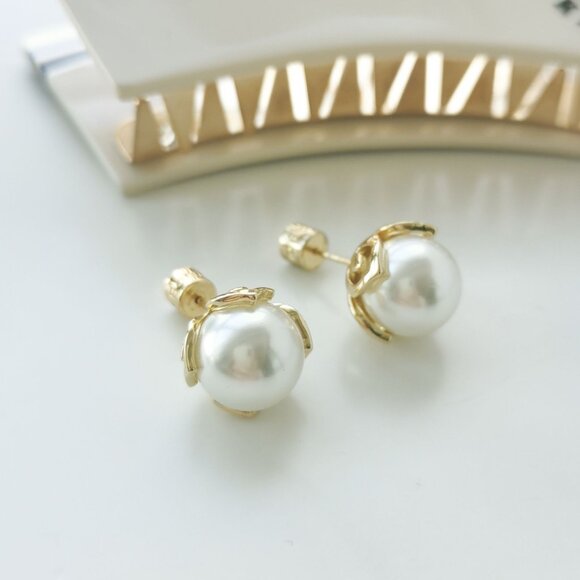 Alicia Bonnie Ashton Gold Pearl Stud Earrings - Picture 2 of 4